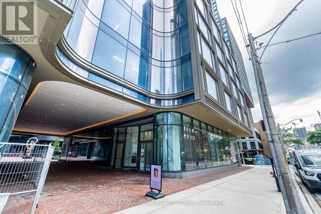 Photo du bâtiment - 88 Queen St E