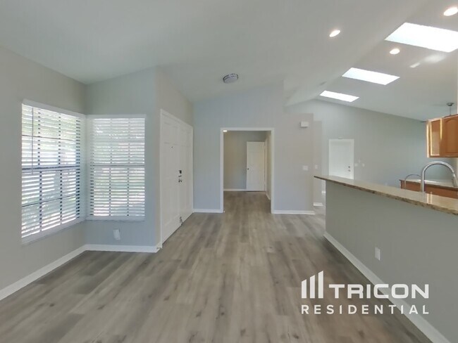 Building Photo - 5012 Cypress Trace Dr