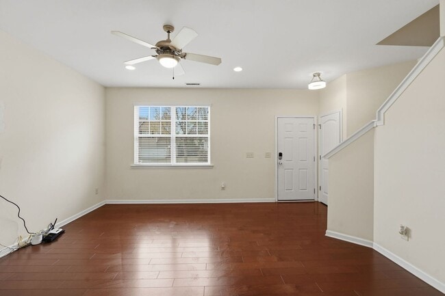 Building Photo - 409 Walsenburg Dr