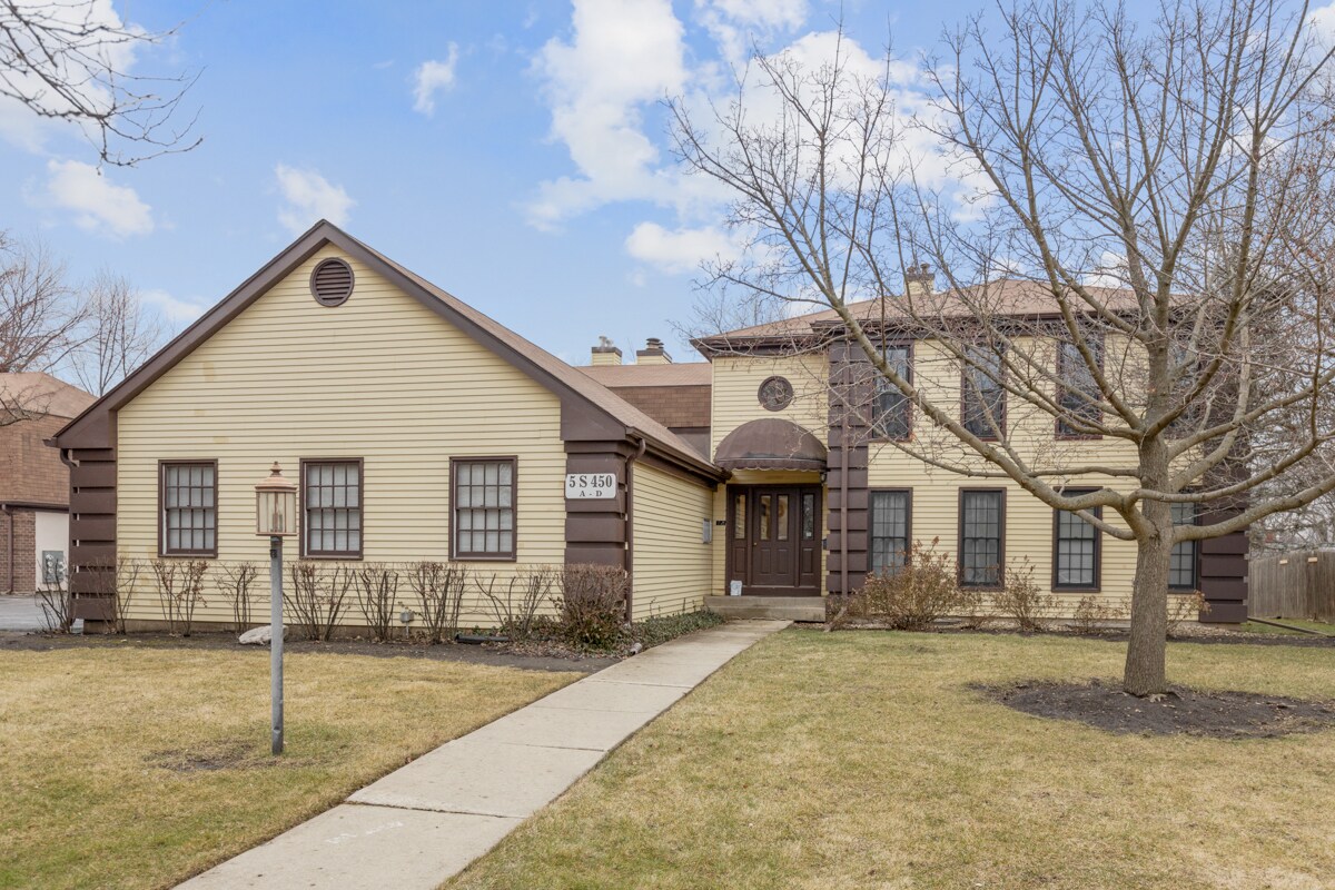 Primary Photo - 5S530 Scots Dr