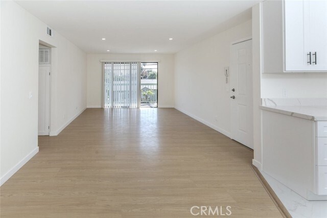 Foto del edificio - 620 S Lake St