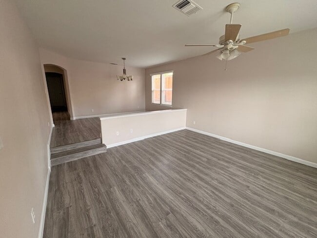 Building Photo - San Leandro Remodeled 3 bed, 2 bath Cul-de-Sac, Dogs OK,