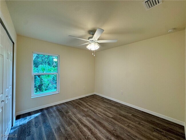 Foto del edificio - 3029 Mockingbird Rd