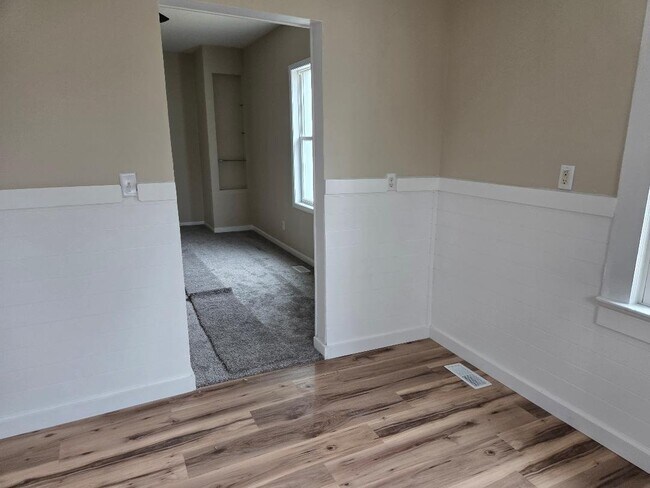 Foto del edificio - 921 N Mason