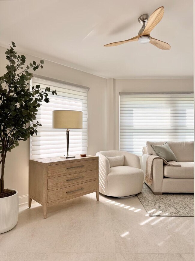 Foto del edificio - 240 Norgrove Ave