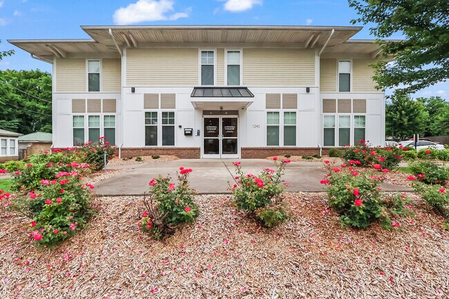 Foto del edificio - 1240 Center St