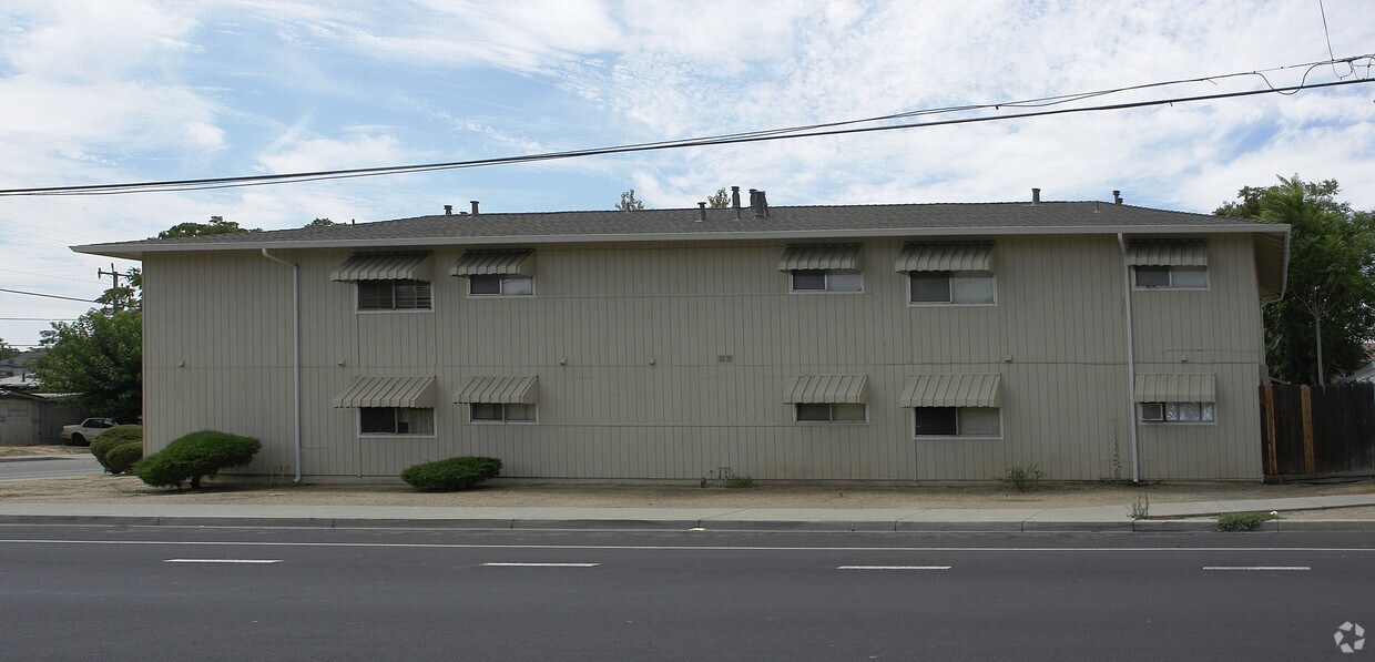 Building Photo - 301 Birch St