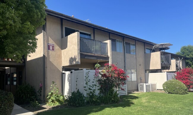 Foto del edificio - 16700 Chatsworth St