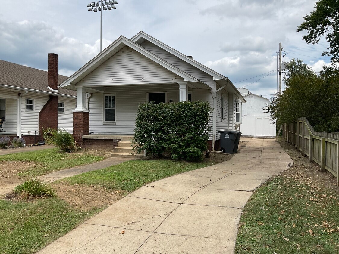 Primary Photo - 530 S Willow Rd
