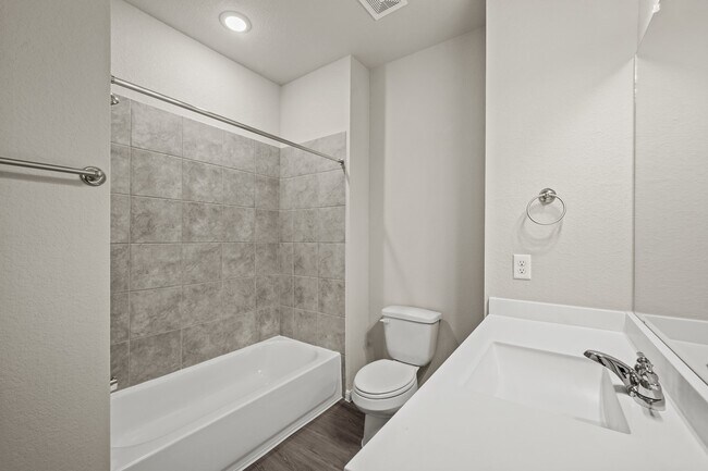 Foto del edificio - 15022 Almeece St