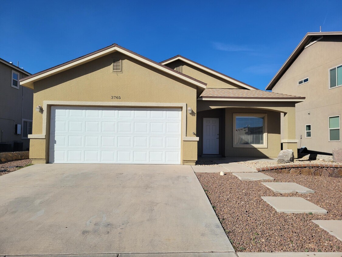 3765 Loma Jacinto, El Paso, TX 79938 House for Rent in El Paso, TX