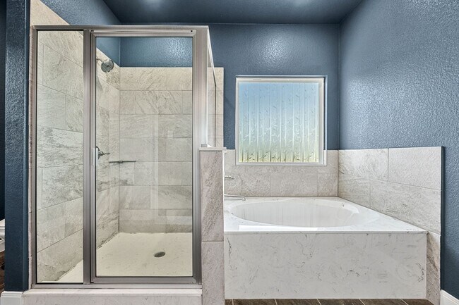 Foto del edificio - Modern 3 Bed / 2 Bath Home w/ Granite Kitchen & Fenced Yard in Temple, TX