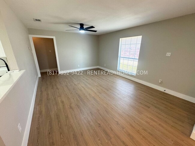 Building Photo - 904 Potomac Dr