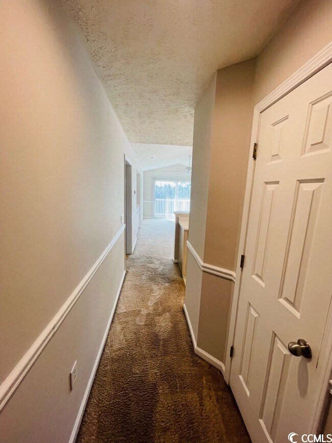 Foto del edificio - 640 Waterway Village Blvd