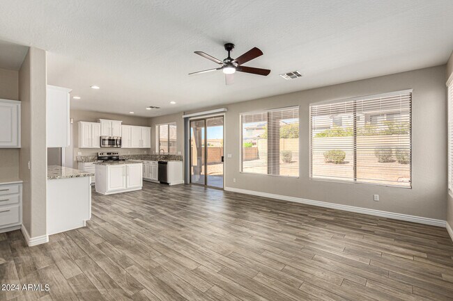Building Photo - 3550 W Magellan Dr