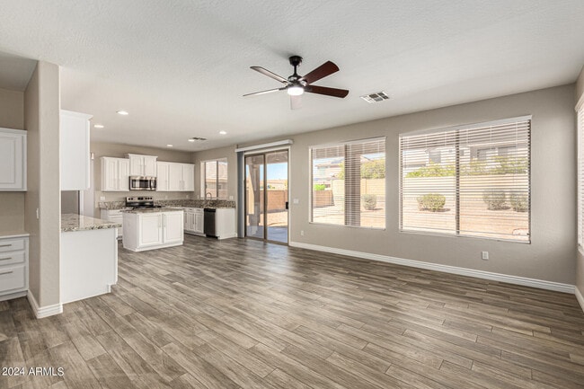 Building Photo - 3550 W Magellan Dr