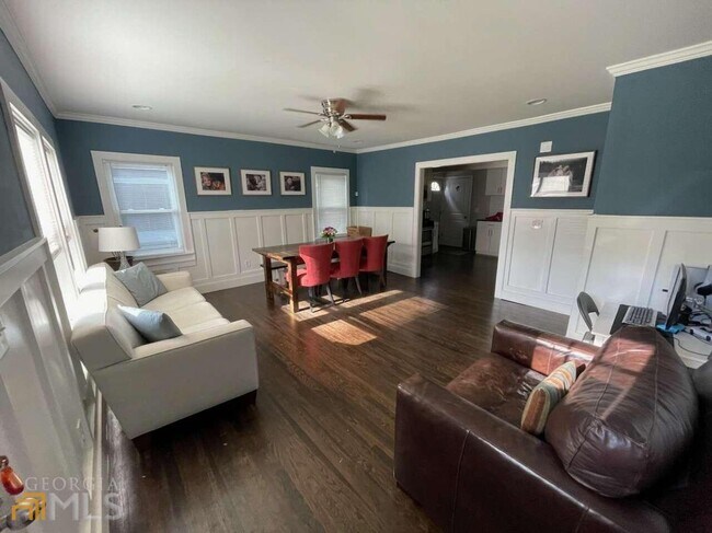 Foto del edificio - 124 Woodbine Cir SE