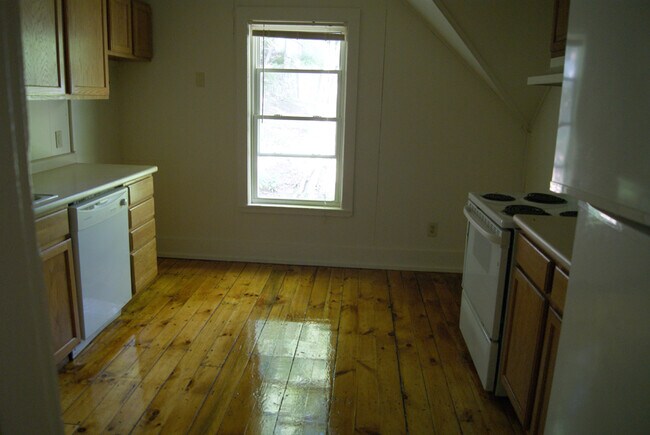 Kitchen - 3 Crawford St