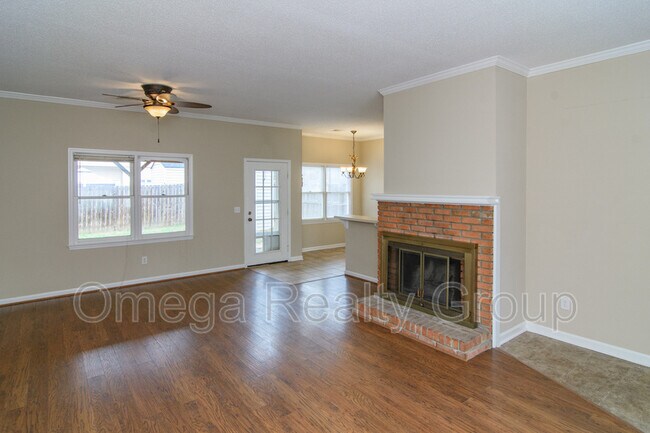 Building Photo - 1101 Hillsboro Ln