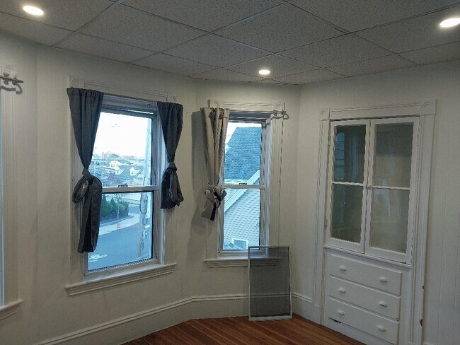 Foto del edificio - 1656 N Shore Rd