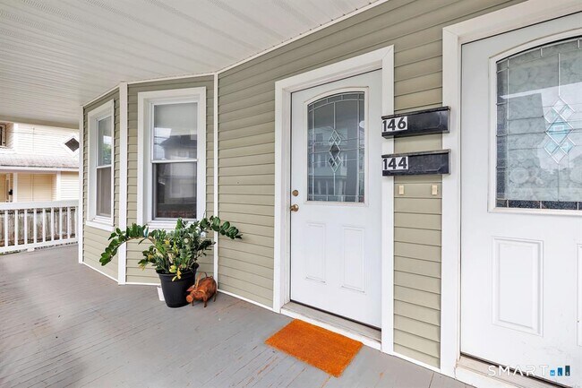 Foto del edificio - 144 Whittier St