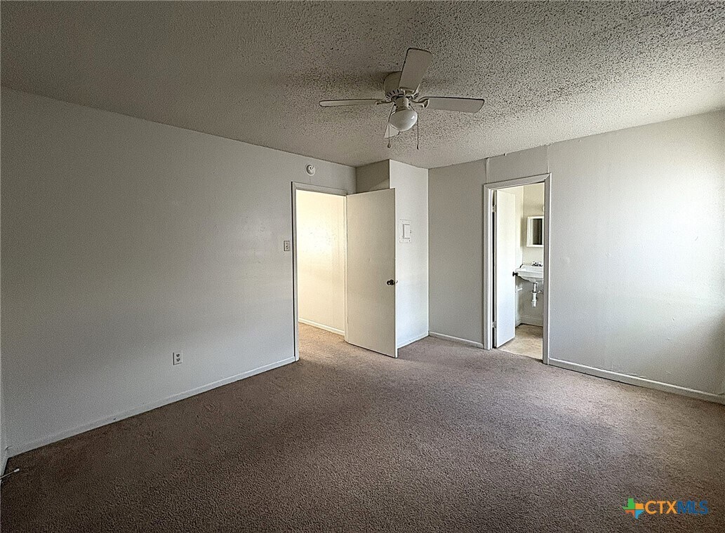 Building Photo - 602 Sunset Ln
