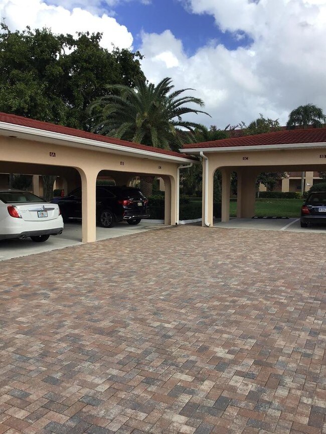 Building Photo - 1 Colony Point Dr