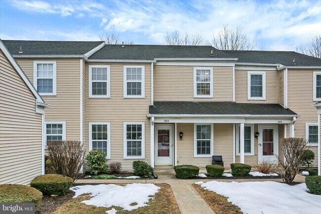 Foto del edificio - 903 Cambridge Ct