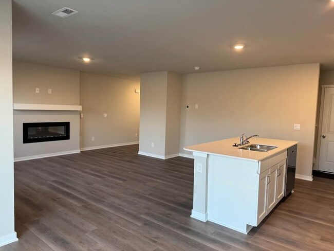 Building Photo - 309 Juniper Dr