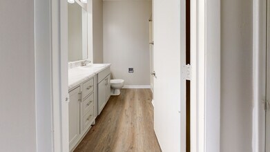 Interior Photo - Brookridge