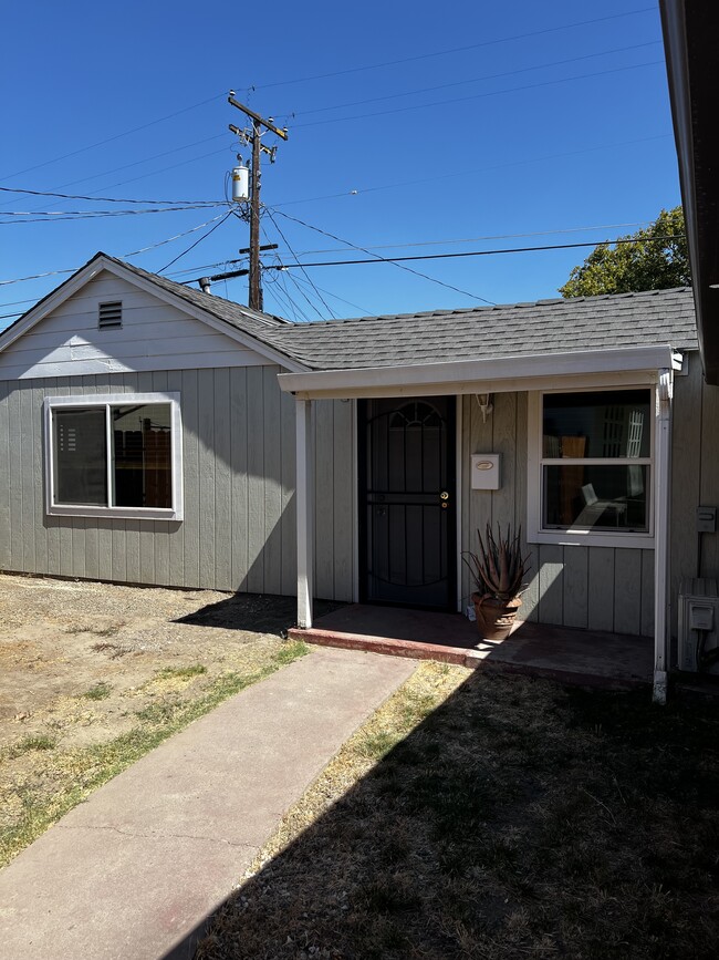 Building Photo - 3034 6th St