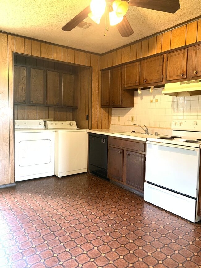 Building Photo - 3019 Dayton Ave