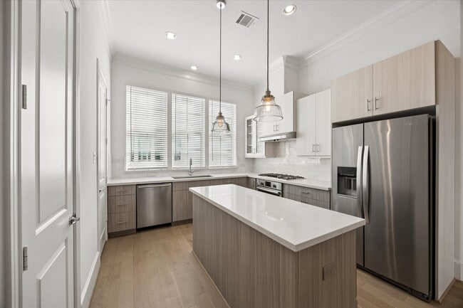 Foto del edificio - 3407 Timbergrove Oaks St