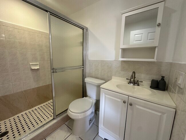 Foto del edificio - 666 W 17th St