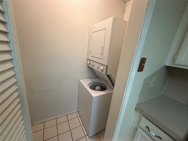 Foto del edificio - 14777 Wunderlich Dr