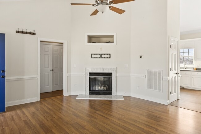 Building Photo - 726 Addington Dr