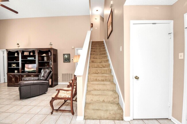 Foto del edificio - 3615 Palm Grove Dr