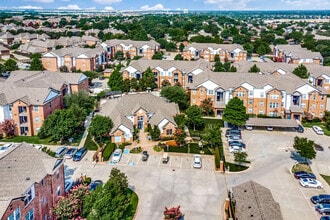 Building Photo - Vista 121