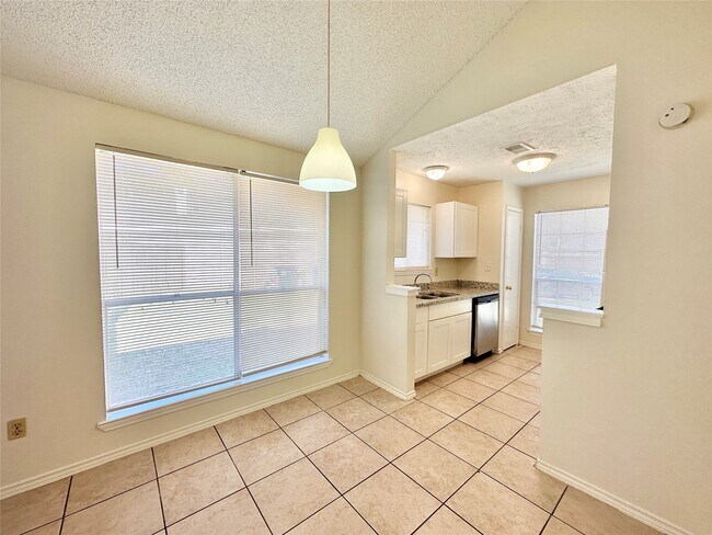 Foto del edificio - 13753 Sablecrest Dr