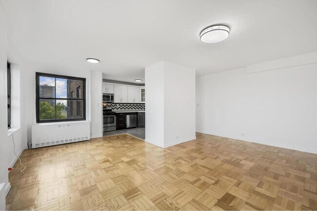 Foto del edificio - 325 Clinton Ave