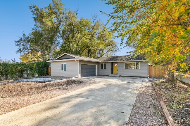 Foto del edificio - 3119 Greenwood Cir