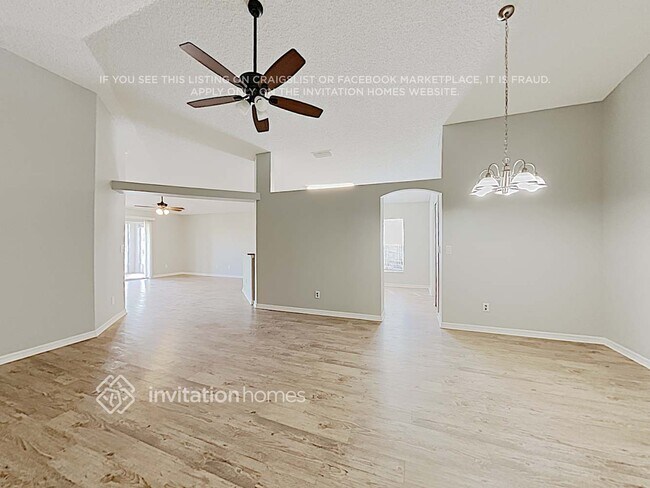 Foto del edificio - 2107 Deercroft Dr