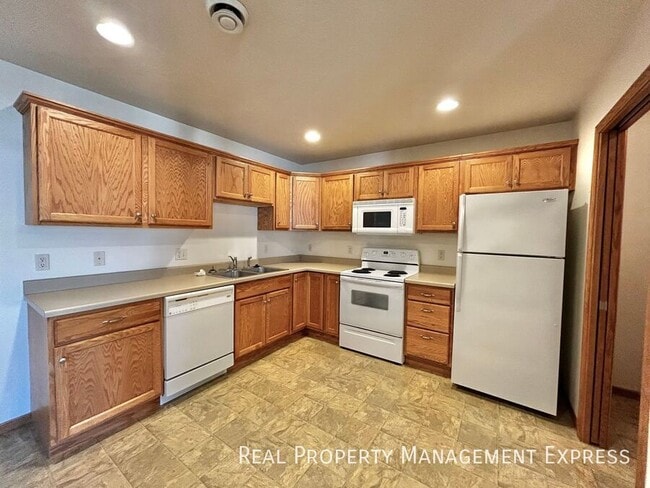 Building Photo - Move in by December 31st and enjoy ONE MONTH FREE!