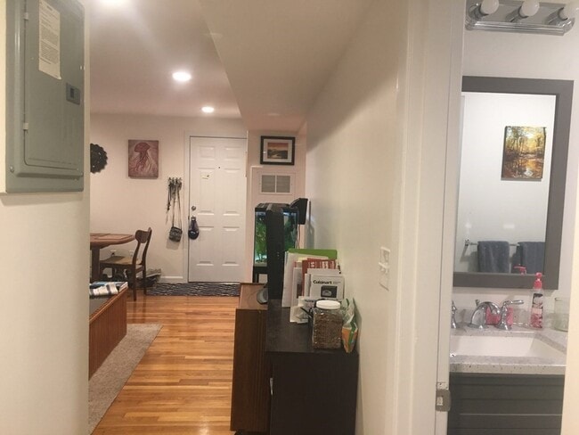 Building Photo - 157 Central St