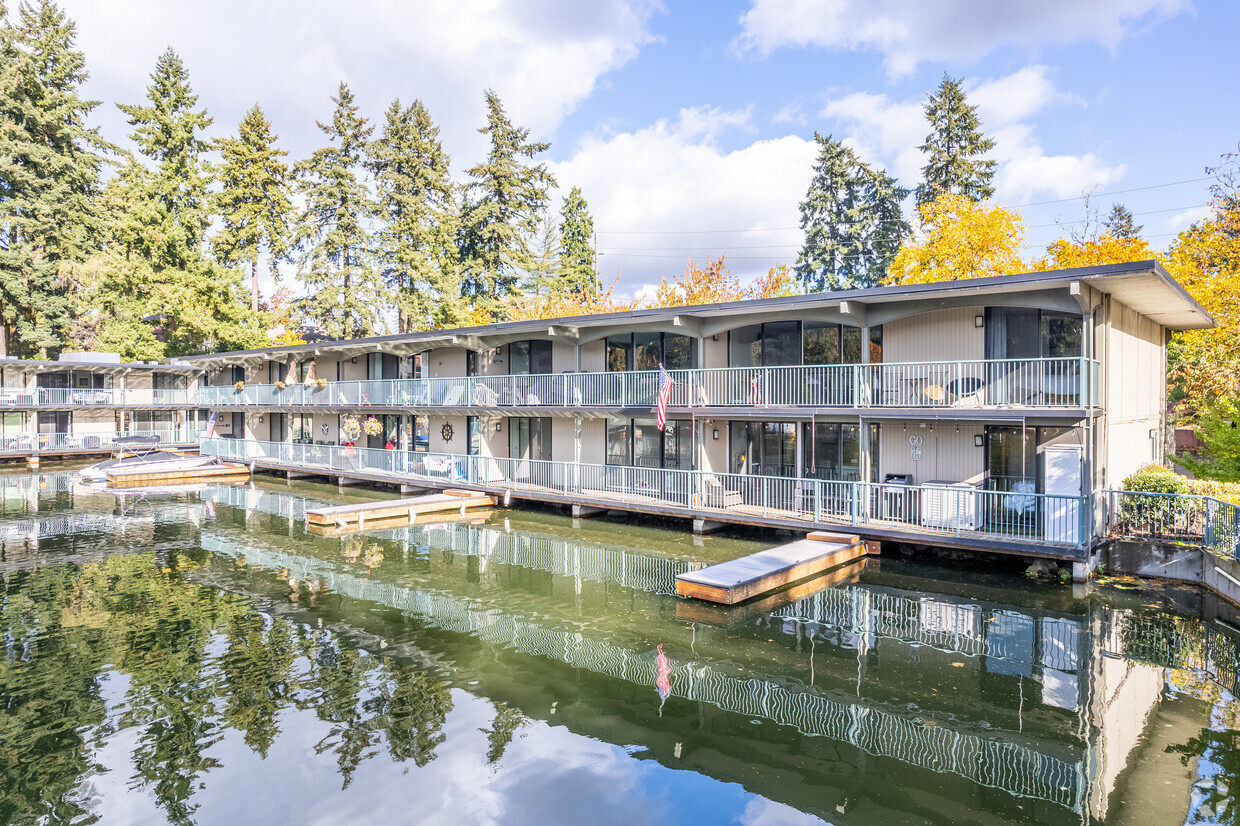 Exterior - Villas on Lake Oswego