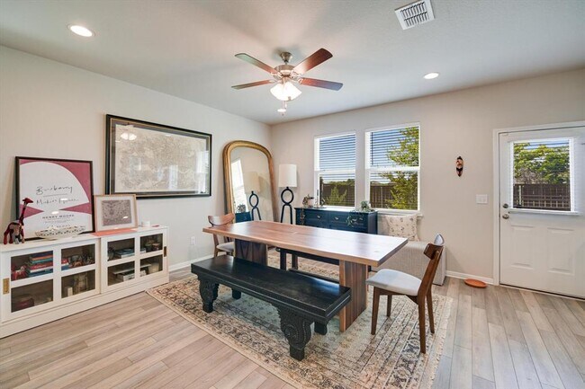 Foto del edificio - 9628 Dawn Pearl Dr