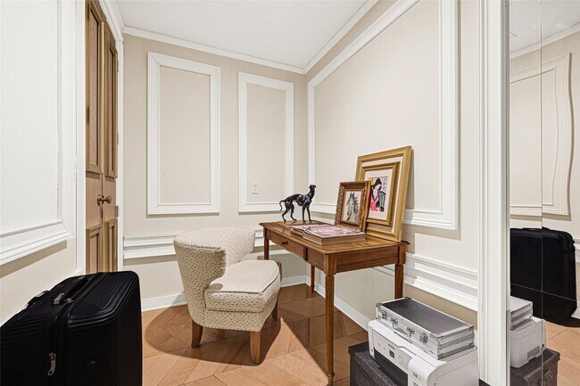 Building Photo - 5925 Almeda Rd