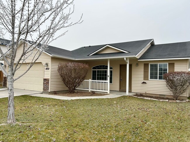 Building Photo - 4 Bedroom Nampa Home In Great Location!