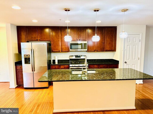Building Photo - 9312 Silver Charm Dr