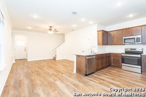 Building Photo - 2411 Lynwood Bnd